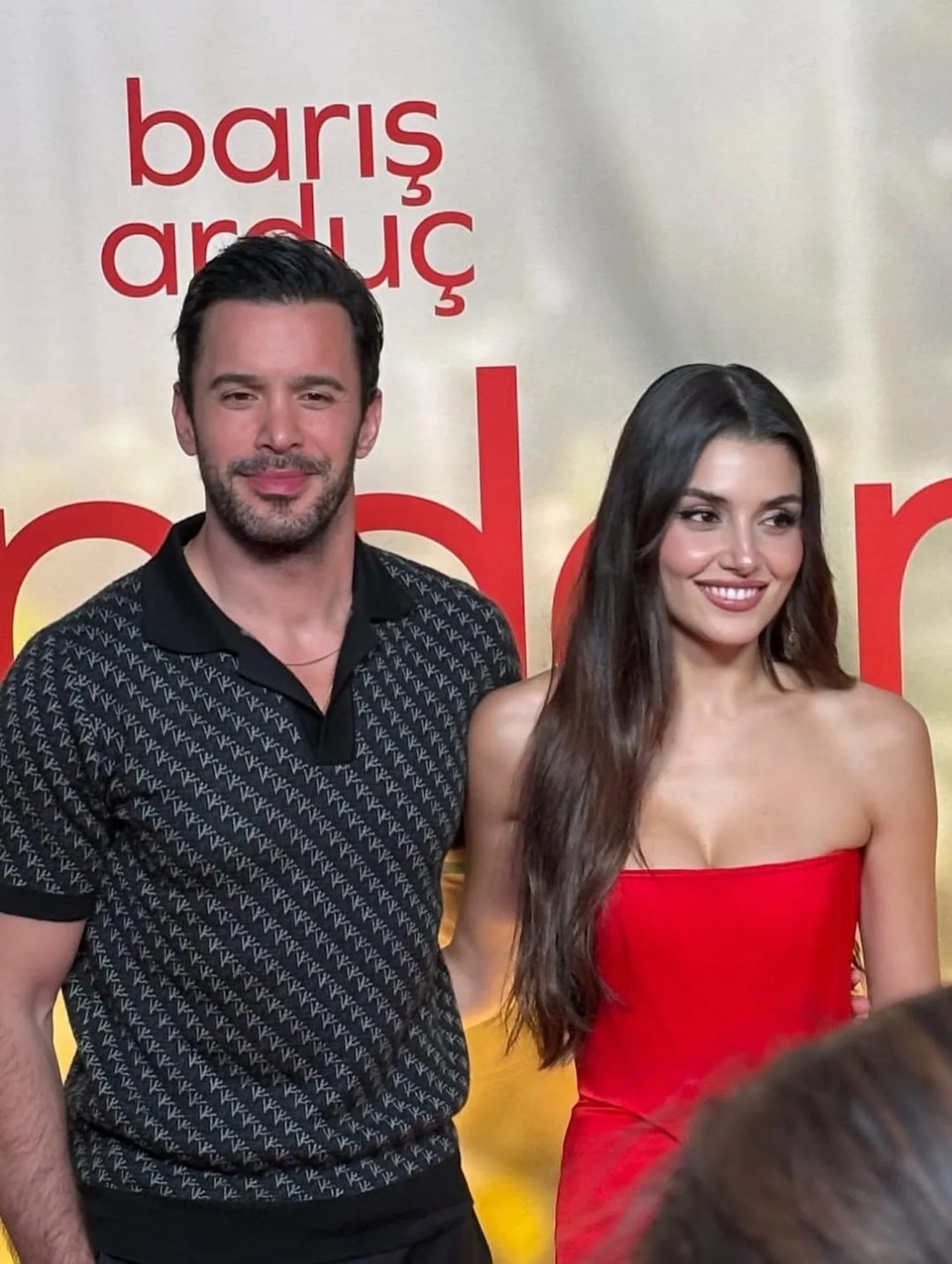 Hande Erçel ve Barış Arduç'un Köln Galası ve Etkinlik Detayları