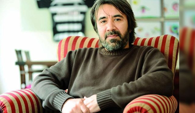 Kerem Bürsin Elle Arabia Dergisine Özel Çekim Yaptı