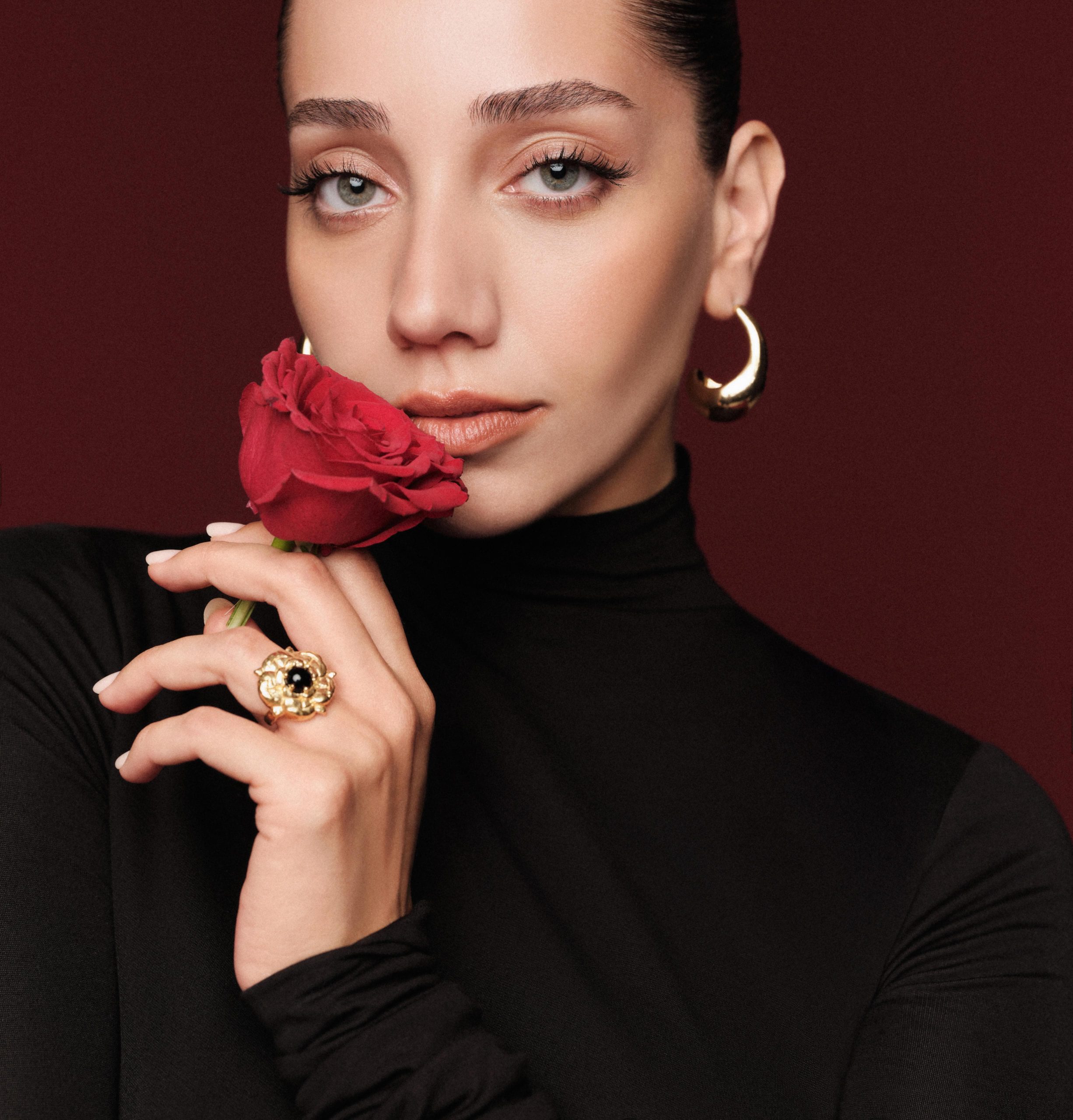 Özge Özacar, Cannes Film Festivali'nde Türk Kadını Temsil Ediyor